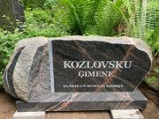 Granīta pieminekļi 