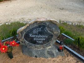 Dabīgo laukakmeņu pieminekļi 10