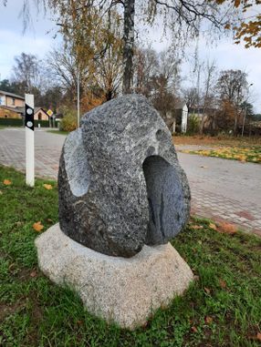 Dārza skulptūras un vides objekti 85