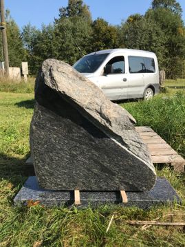 Dabīgo laukakmeņu pieminekļi 28