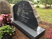 Granīta pieminekļi 