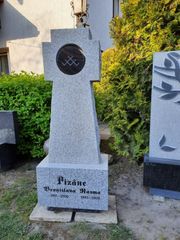 Granīta pieminekļi 50