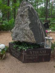 Granīta pieminekļi 32