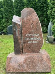 Granīta pieminekļi 